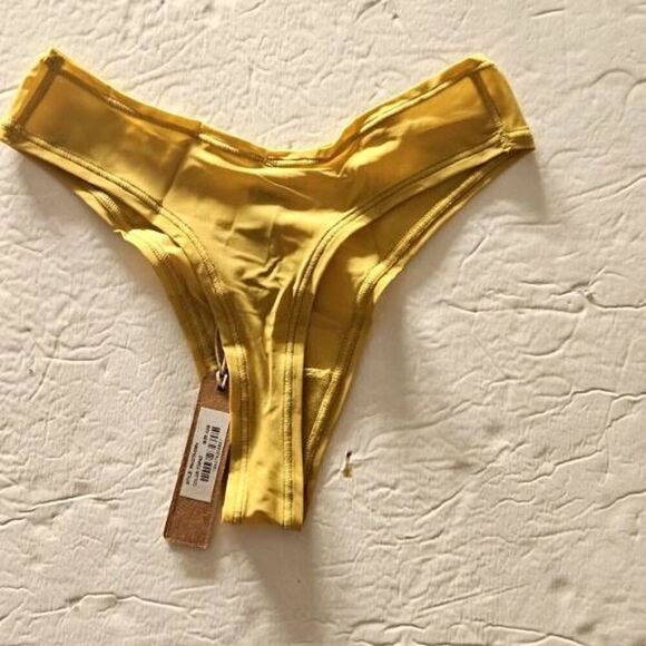 4 PAIRS SKIMS V CUT PANTY NWT - Picture 3 of 9